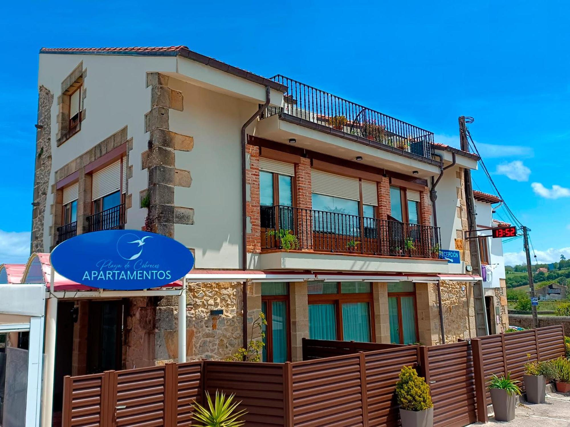 Apartamentos Playa De Cóbreces Dış mekan fotoğraf