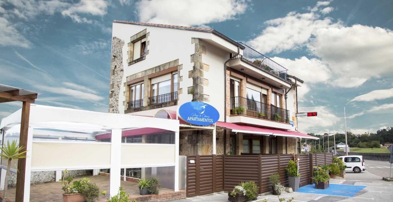 Apartamentos Playa De Cóbreces Dış mekan fotoğraf